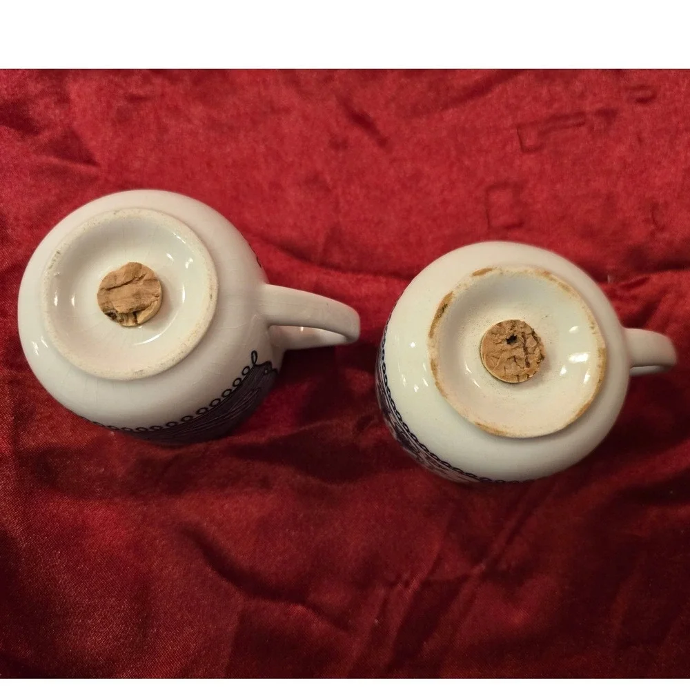 Vintage Blue White Transferware Teacup Salt Pepper Shakers Horse Carriage‎ Cork